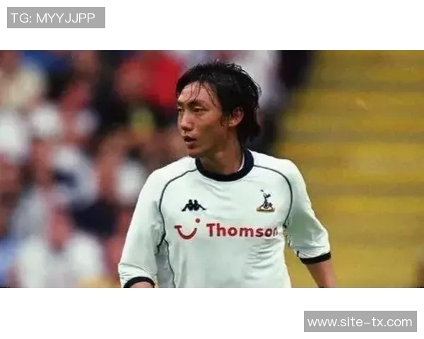 鲁尼回忆03年吃超大棒棒糖的趣事只是想用它砸碎而已 鲁尼回忆03年吃超大棒棒糖的趣事只是想用它砸碎而已