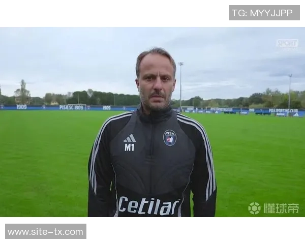 吉拉迪诺重返圣西罗感慨万千与米兰的特别缘分令人动容 吉拉迪诺重返圣西罗感慨万千与米兰的特别缘分令人动容