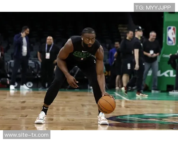 杰伦布朗谈新赛季挑战过去优待已成历史期待全新征程 杰伦布朗谈新赛季挑战过去优待已成历史期待全新征程